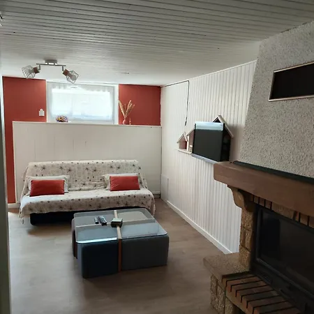 La Maison D'aurélie 4 à 6 Personnes En Auvergne à Saint Remy Sur Durolle * Fracard