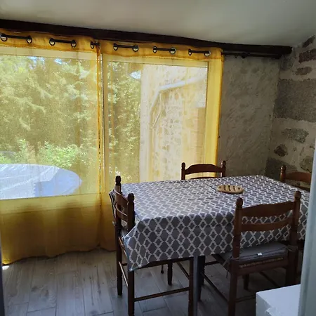 Casa vacanze La Maison D'aurélie 4 à 6 Personnes En Auvergne à Saint Remy Sur Durolle Fracard