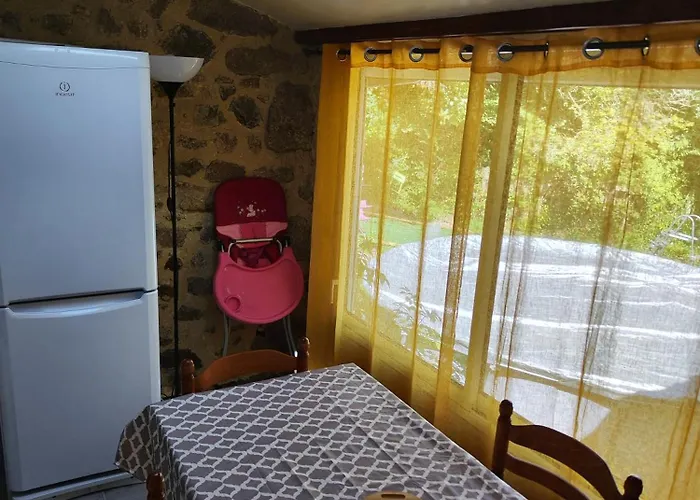 La Maison D'aurelie 4 A 6 Personnes En Auvergne A Saint Remy Sur Durolle