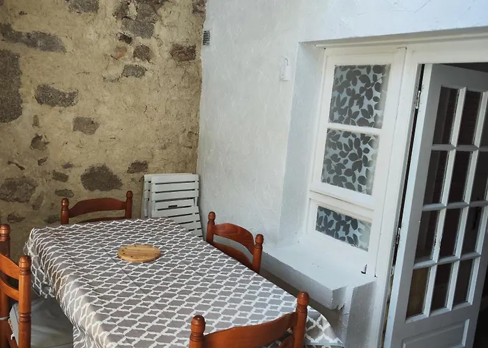 La Maison D'aurelie 4 A 6 Personnes En Auvergne A Saint Remy Sur Durolle Nyaraló