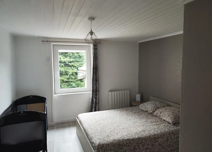 La Maison D'aurelie 4 A 6 Personnes En Auvergne A Saint Remy Sur Durolle Nyaraló Fracard